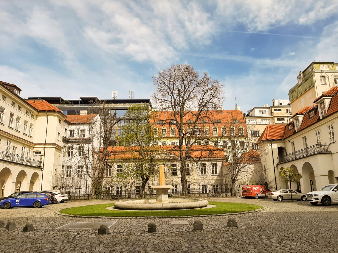 09-Kounicovský palác